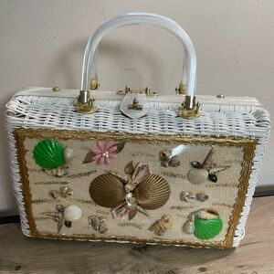 VINTAGE Princess Charming by ATLAS White Wicker SEA SHELL Lucite Trim PURSE Bag